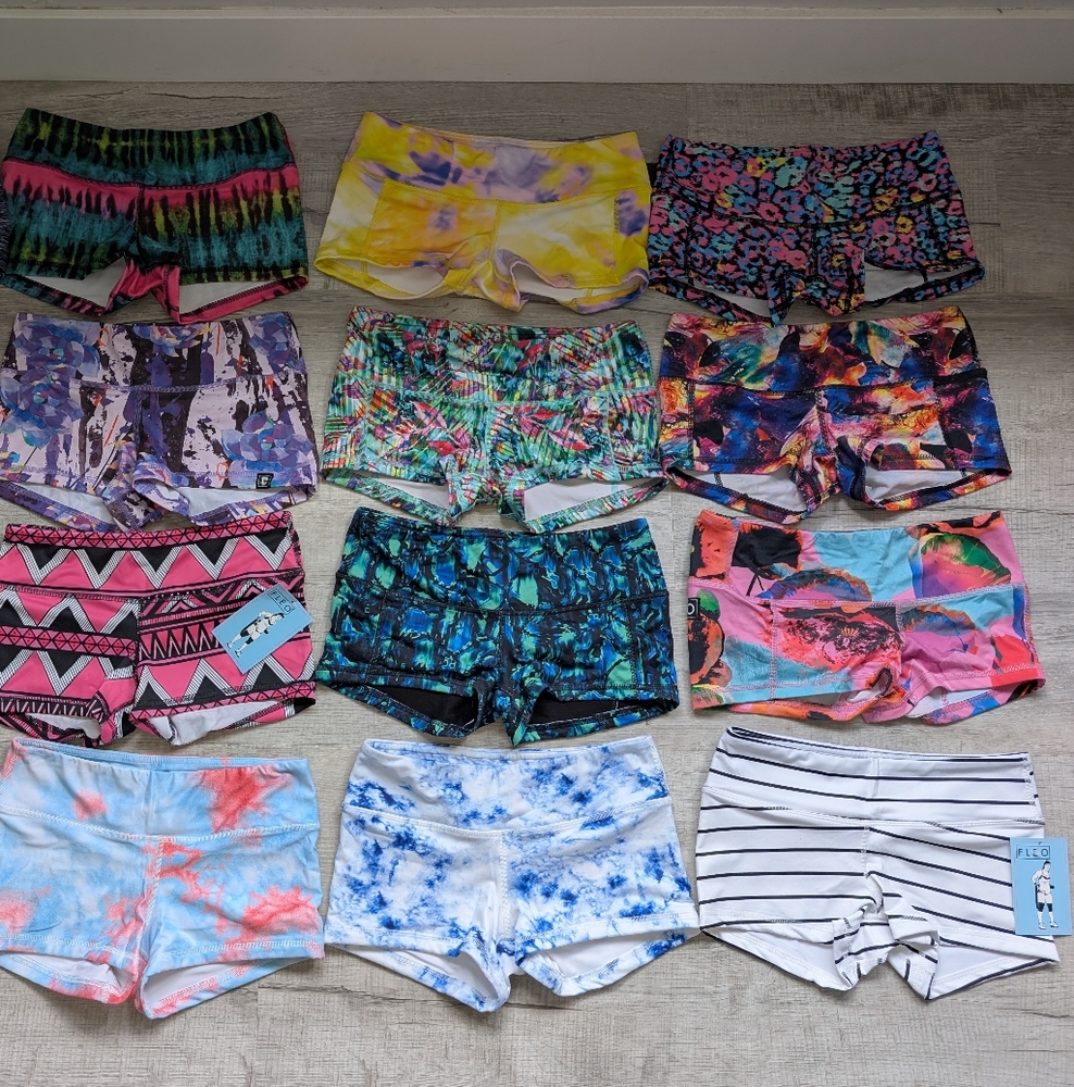 Fleo Shorts Size Small - image 3